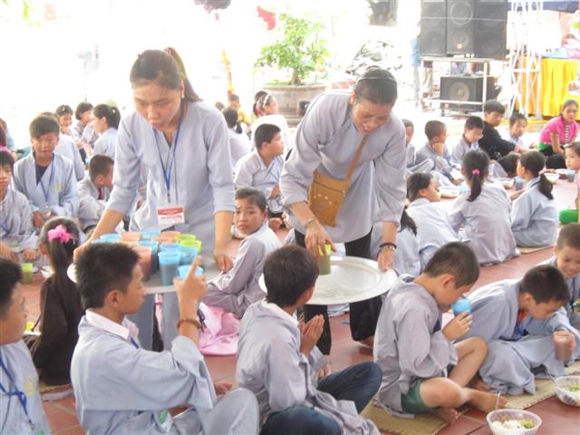 Chùm Ảnh Tổng Hợp Khóa Tu Nụ Thương Sen Hồng Chùa Từ Xuyên