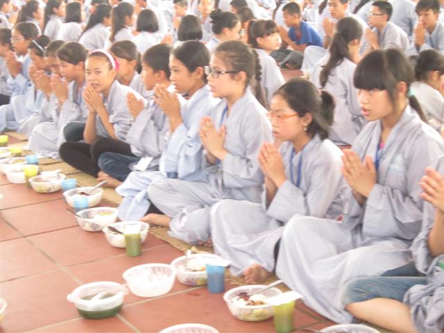 Chùm Ảnh Tổng Hợp Khóa Tu Nụ Thương Sen Hồng Chùa Từ Xuyên
