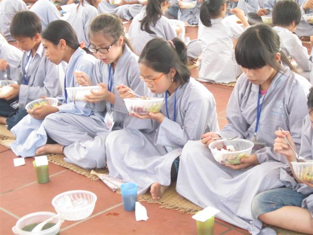 Chùm Ảnh Tổng Hợp Khóa Tu Nụ Thương Sen Hồng Chùa Từ Xuyên