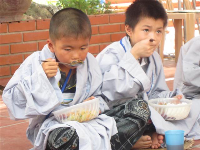 Chùm Ảnh Tổng Hợp Khóa Tu Nụ Thương Sen Hồng Chùa Từ Xuyên