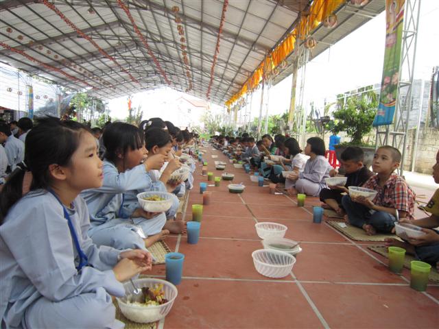 Chùm Ảnh Tổng Hợp Khóa Tu Nụ Thương Sen Hồng Chùa Từ Xuyên