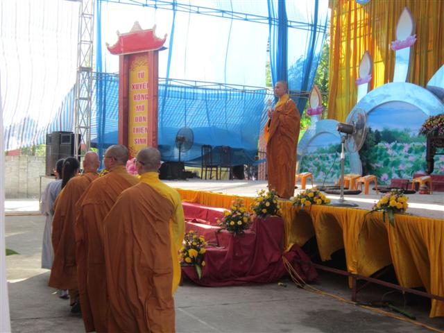 Chùm Ảnh Tổng Hợp Khóa Tu Nụ Thương Sen Hồng Chùa Từ Xuyên