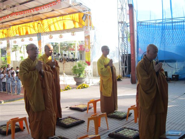 Chùm Ảnh Tổng Hợp Khóa Tu Nụ Thương Sen Hồng Chùa Từ Xuyên