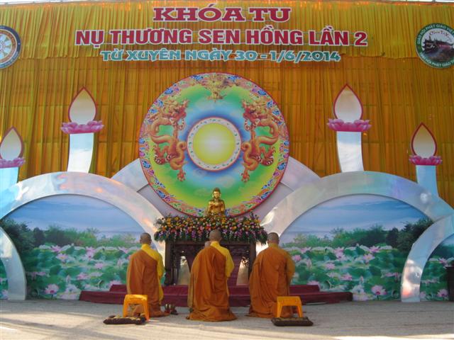 Chùm Ảnh Tổng Hợp Khóa Tu Nụ Thương Sen Hồng Chùa Từ Xuyên