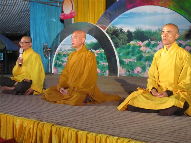 Chùm Ảnh Tổng Hợp Khóa Tu Nụ Thương Sen Hồng Chùa Từ Xuyên