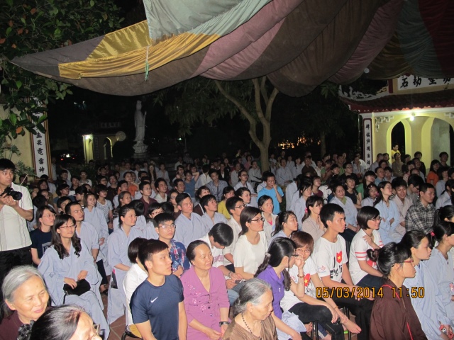 Hà Nội: Hơn 1000 người xem phim Cuộc Đời Đức Phật tại chùa Đình Quán