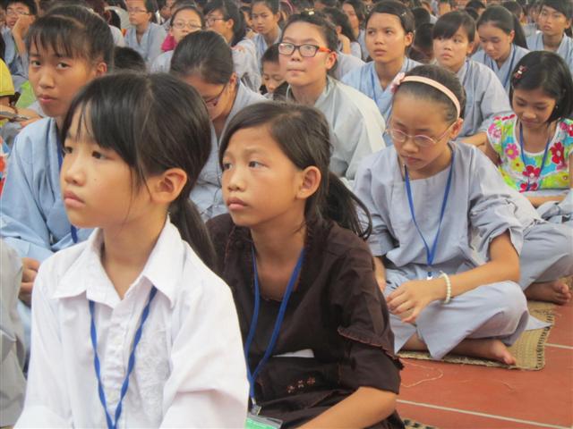 Chùm Ảnh Tổng Hợp Khóa Tu Nụ Thương Sen Hồng Chùa Từ Xuyên