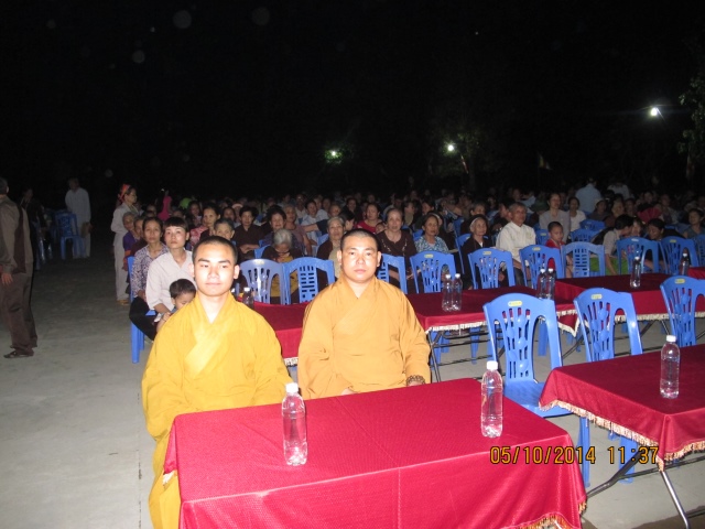 Thanh Hóa: Khoảng 3000 người xem phim Cuộc Đời Đức Phật tại chùa Khánh Long.
