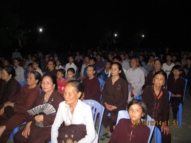 Thanh Hóa: Khoảng 3000 người xem phim Cuộc Đời Đức Phật tại chùa Khánh Long.