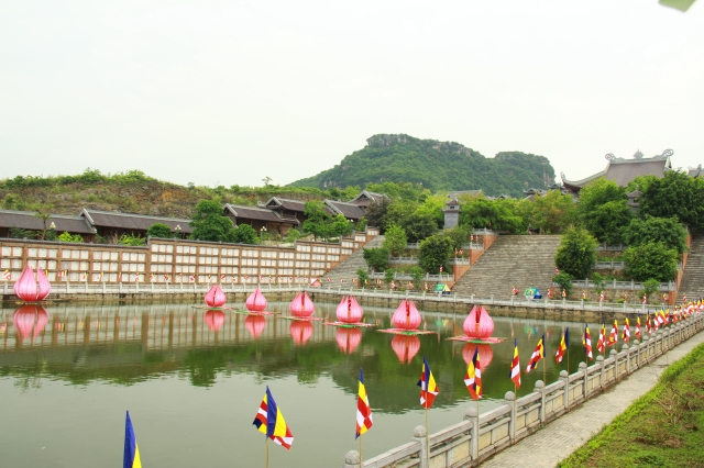 Ninh Bình: Không khí náo nhiệt của Vesak đã về chùa Bái Đính