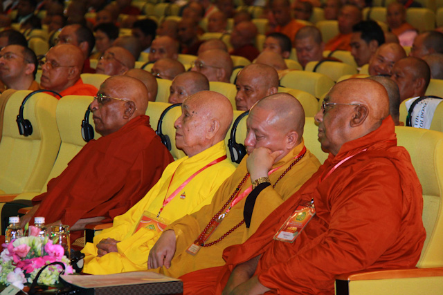 Vesak 2014: Sứ giả hòa bình qua thông điệp Vesak 2014