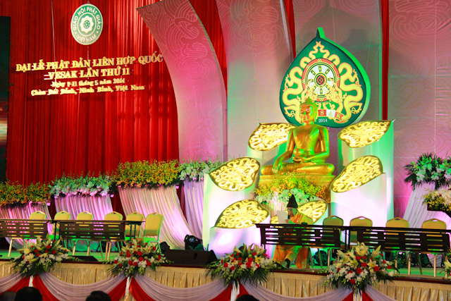 Vesak 2014: Sứ giả hòa bình qua thông điệp Vesak 2014