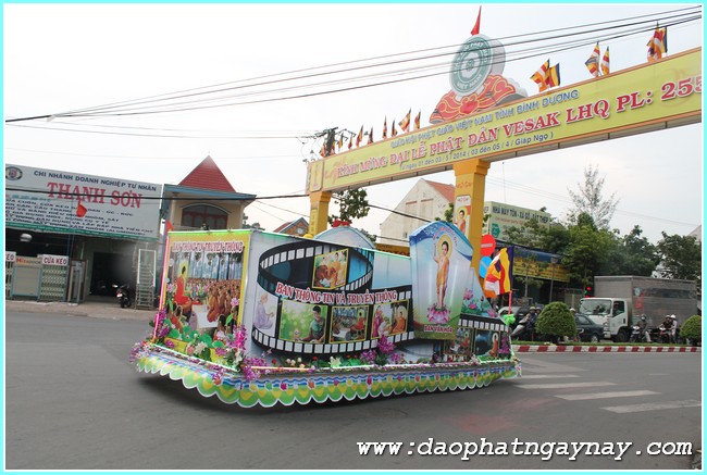 Chùm ảnh: Bình Dương chính thức khai mạc đại lễ Phật đản 2558