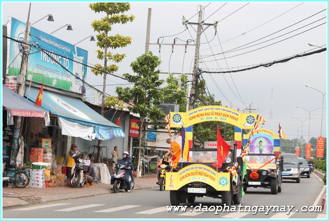 Chùm ảnh: Bình Dương chính thức khai mạc đại lễ Phật đản 2558