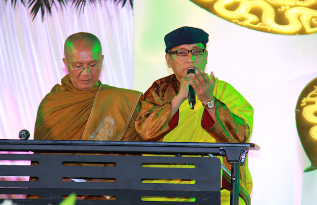 Vesak 2014: Sứ giả hòa bình qua thông điệp Vesak 2014