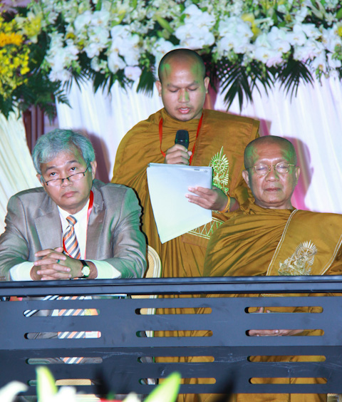 Vesak 2014: Sứ giả hòa bình qua thông điệp Vesak 2014