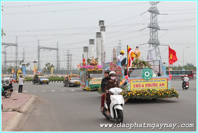 Chùm ảnh: Bình Dương chính thức khai mạc đại lễ Phật đản 2558