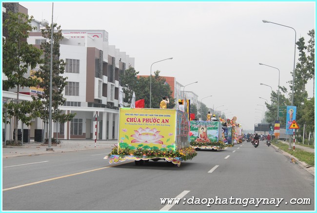 Chùm ảnh: Bình Dương chính thức khai mạc đại lễ Phật đản 2558