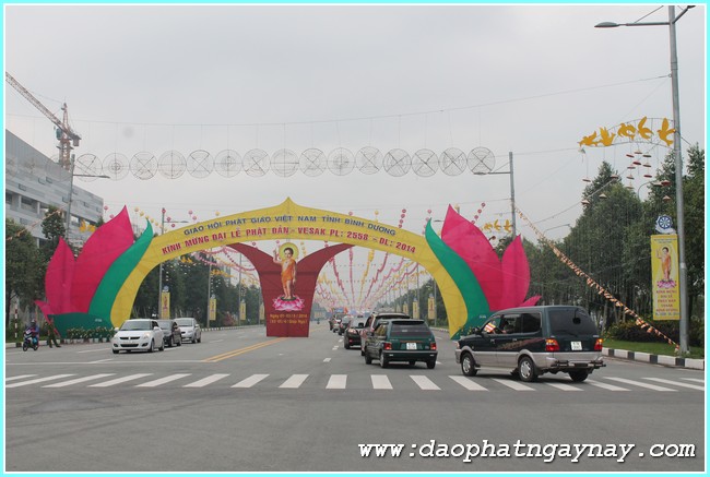 Chùm ảnh: Bình Dương chính thức khai mạc đại lễ Phật đản 2558