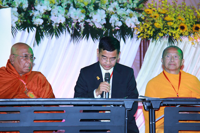 Vesak 2014: Sứ giả hòa bình qua thông điệp Vesak 2014