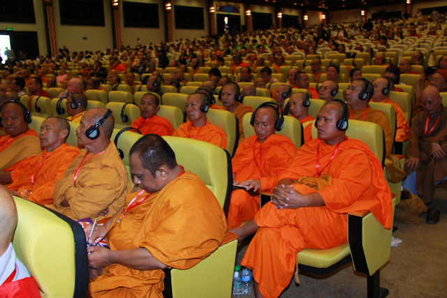 Vesak 2014: Sứ giả hòa bình qua thông điệp Vesak 2014