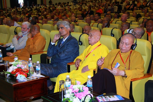 Vesak 2014: Sứ giả hòa bình qua thông điệp Vesak 2014