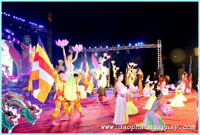 Chùm ảnh: Bình Dương chính thức khai mạc đại lễ Phật đản 2558