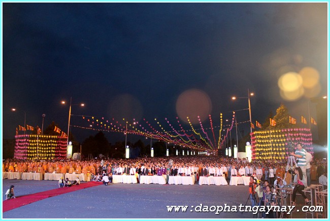 Chùm ảnh: Bình Dương chính thức khai mạc đại lễ Phật đản 2558