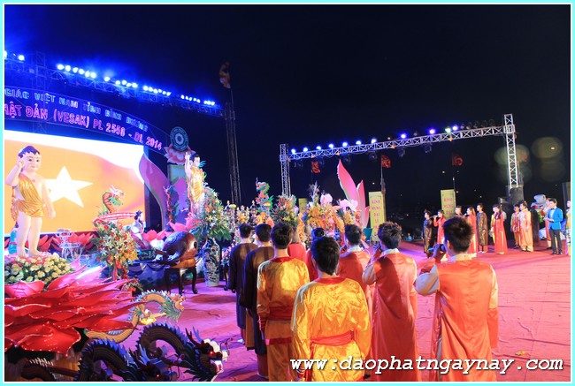 Chùm ảnh: Bình Dương chính thức khai mạc đại lễ Phật đản 2558