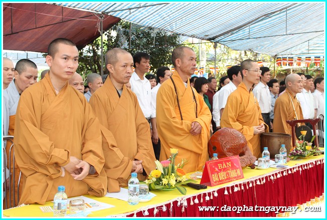 Hà Nội: GHPGVN Huyện Đan Phượng chào mừng Đại Lễ Phật Đản 2558