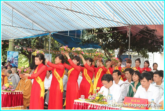 Hà Nội: GHPGVN Huyện Đan Phượng chào mừng Đại Lễ Phật Đản 2558