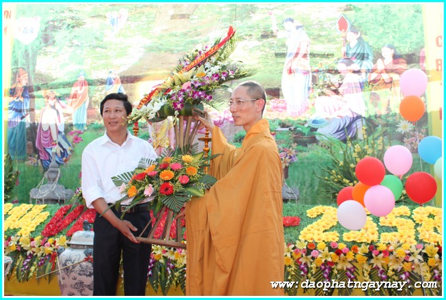 Hà Nội: GHPGVN Huyện Đan Phượng chào mừng Đại Lễ Phật Đản 2558