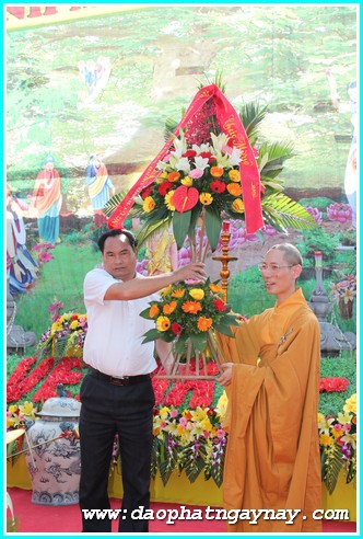 Hà Nội: GHPGVN Huyện Đan Phượng chào mừng Đại Lễ Phật Đản 2558