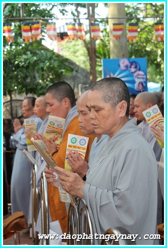 Hà Nội: GHPGVN Huyện Đan Phượng chào mừng Đại Lễ Phật Đản 2558