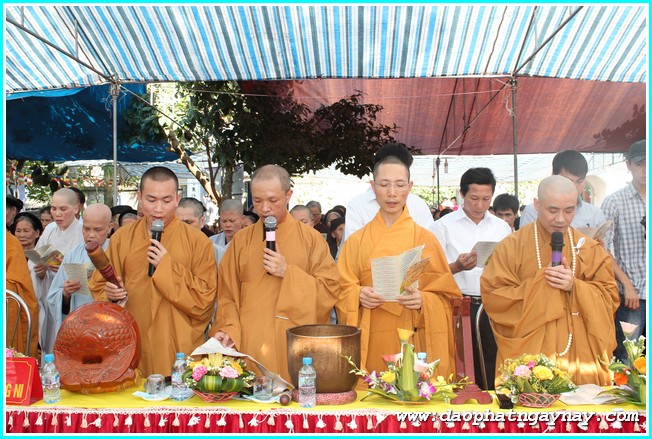 Hà Nội: GHPGVN Huyện Đan Phượng chào mừng Đại Lễ Phật Đản 2558