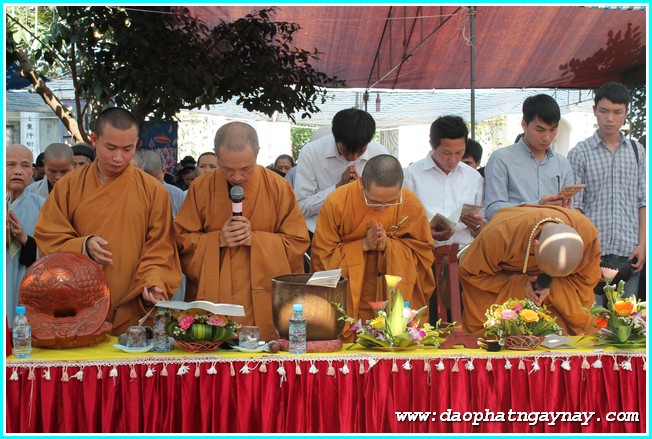 Hà Nội: GHPGVN Huyện Đan Phượng chào mừng Đại Lễ Phật Đản 2558