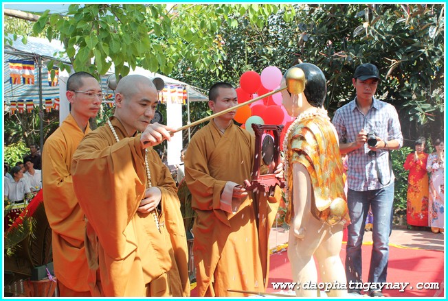 Hà Nội: GHPGVN Huyện Đan Phượng chào mừng Đại Lễ Phật Đản 2558