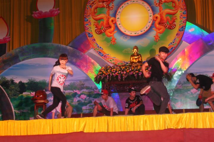 Chùm Ảnh Tổng Hợp Khóa Tu Nụ Thương Sen Hồng Chùa Từ Xuyên