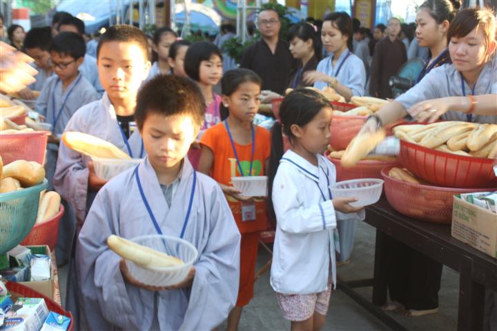 Chùm Ảnh Tổng Hợp Khóa Tu Nụ Thương Sen Hồng Chùa Từ Xuyên