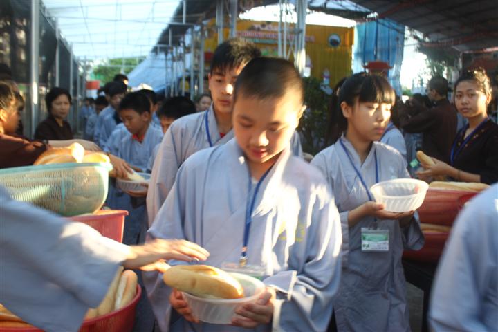 Chùm Ảnh Tổng Hợp Khóa Tu Nụ Thương Sen Hồng Chùa Từ Xuyên