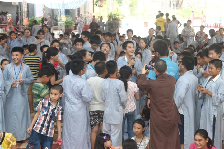 Chùm Ảnh Tổng Hợp Khóa Tu Nụ Thương Sen Hồng Chùa Từ Xuyên