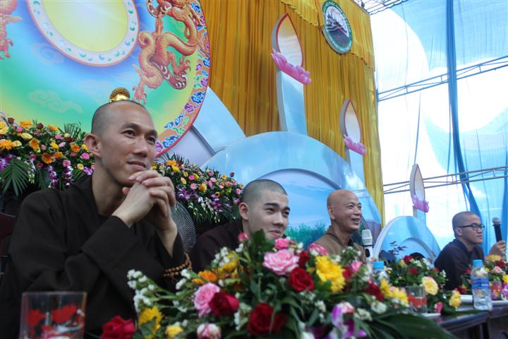 Chùm Ảnh Tổng Hợp Khóa Tu Nụ Thương Sen Hồng Chùa Từ Xuyên
