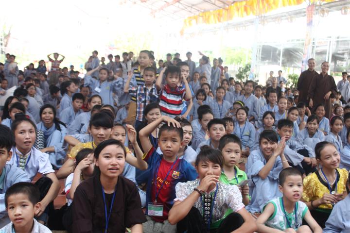 Chùm Ảnh Tổng Hợp Khóa Tu Nụ Thương Sen Hồng Chùa Từ Xuyên