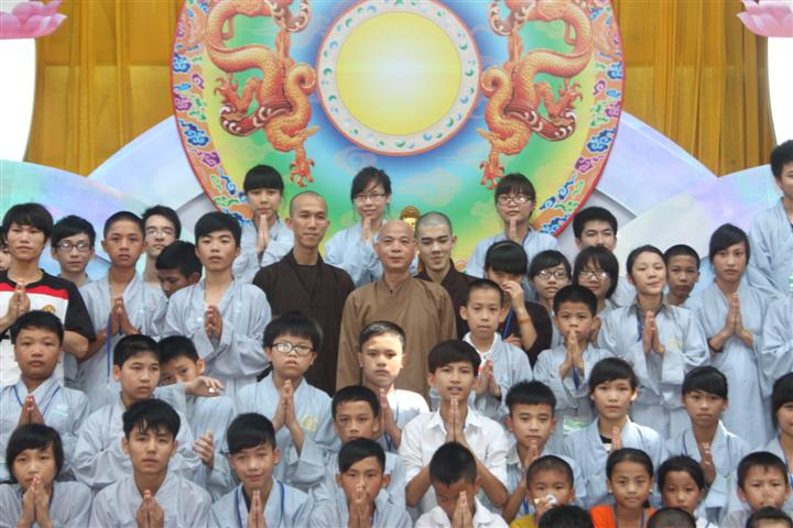 Chùm Ảnh Tổng Hợp Khóa Tu Nụ Thương Sen Hồng Chùa Từ Xuyên