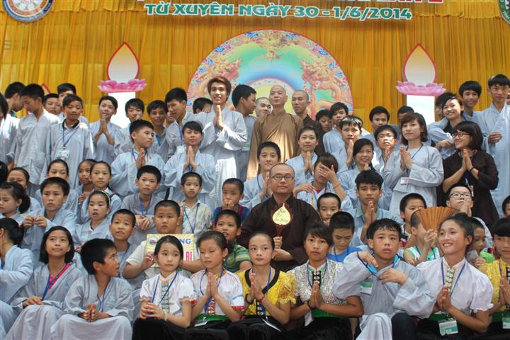 Chùm Ảnh Tổng Hợp Khóa Tu Nụ Thương Sen Hồng Chùa Từ Xuyên