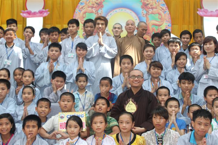 Chùm Ảnh Tổng Hợp Khóa Tu Nụ Thương Sen Hồng Chùa Từ Xuyên