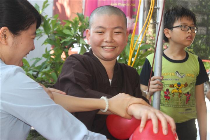 Chùm Ảnh Tổng Hợp Khóa Tu Nụ Thương Sen Hồng Chùa Từ Xuyên