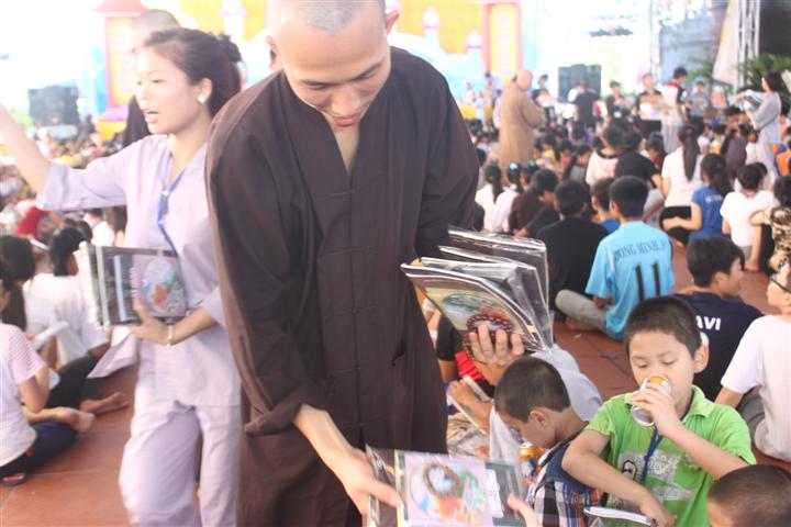 Chùm Ảnh Tổng Hợp Khóa Tu Nụ Thương Sen Hồng Chùa Từ Xuyên
