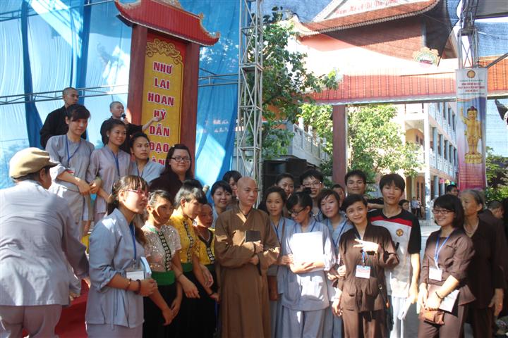 Chùm Ảnh Tổng Hợp Khóa Tu Nụ Thương Sen Hồng Chùa Từ Xuyên