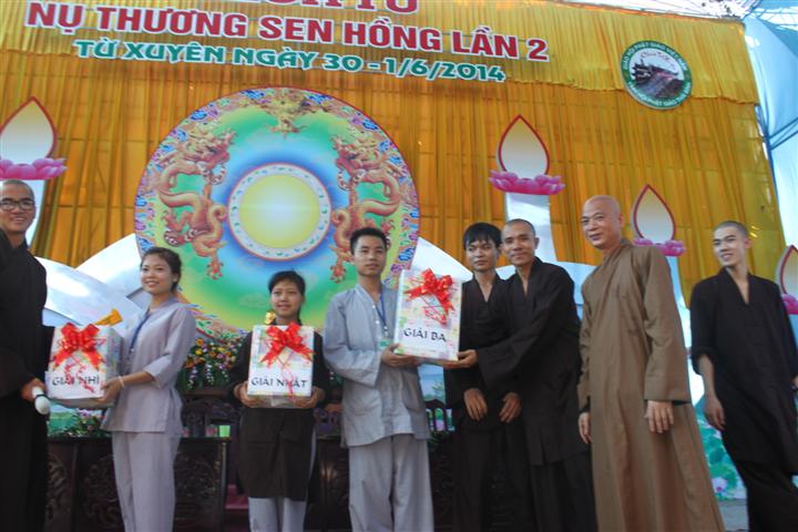 Chùm Ảnh Tổng Hợp Khóa Tu Nụ Thương Sen Hồng Chùa Từ Xuyên